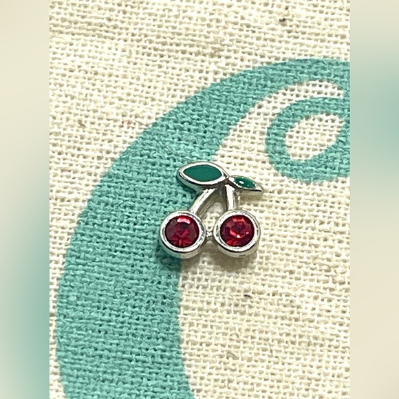 Origami Owl Living Lockets HTF Retired Cherries Charm. - Picture 1 of 2